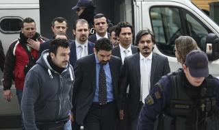 Гърция се разколеба дали да приюти турски превратаджия