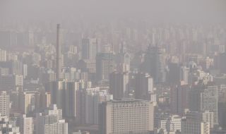 Най-силната прашна буря от десетилетие покри китайската столица