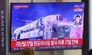 Севернокорейската ракета със среден обсег е прелетяла около 1000 километра