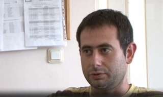 Спасеният шофьор: Държах се само на ръцете си