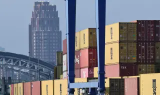 Митата на Тръмп забавят растежа на световната търговия