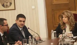 Радостин Василев към Илияна Йотова: Трябваше да подадете оставка заедно с Румен Радев