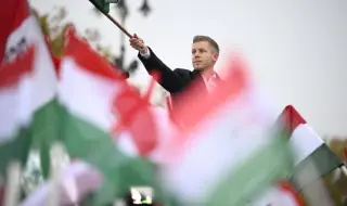 Лидерът на унгарската опозиция предупреди, че близки до властта му готвят секс компромат