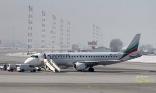 Самолетът на Bulgaria Air за Москва се върна на летище "София"