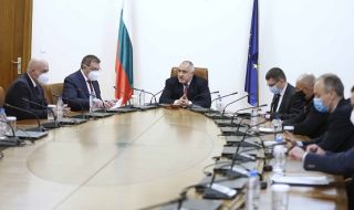 България днес: шест парадокса