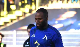 Мустафа Сангаре премина през успешна операция на коляното 