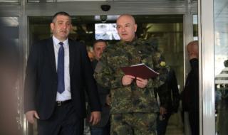 Фалшиви профили на ген. Мутафчийски плъзнаха във "Фейсбук"