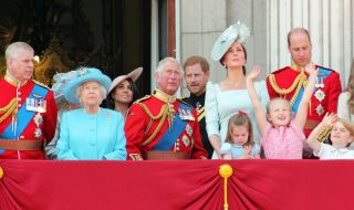 Гадателка вещае кошмарна 2021 г. за кралското семейство