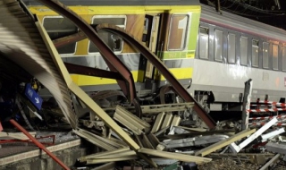 Машинистите на дерайлиралия във Франция влак предотвратили сблъсък с друг влак