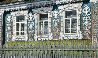 Защо в Русия на типичните дървени къщи са правени по 3 прозореца (СНИМКИ)