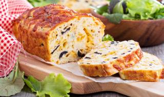 Рецепта на деня: Солен кекс с шунка и маслини