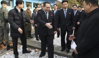 КНДР и Южна Корея възобновяват горещата военна линия