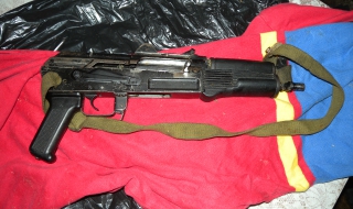 Закопчаха Зевса за незаконно оръжие