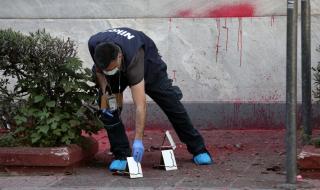 Анархисти нападнаха американското посолство в Атина