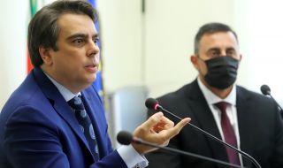 Данаил Николов разкри престъпните схеми за милиони на Спецов и Василев