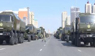 Казахстан показа мощ на военен парад