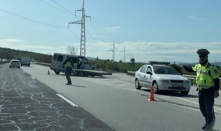 Тежка авария на АМ „Тракия“! Движението в посока София се осъществява само в изпреварващата лента 