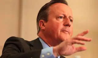 Russian comedians have released a recording of David Cameron in which they fooled him into talking to Poroshenko 