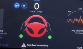 Автопилотът на Tesla се предаде във Виетнам (ВИДЕО)