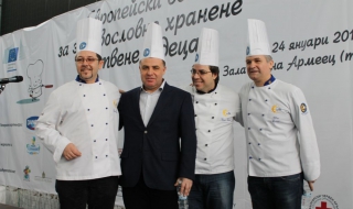 Мирослав Найденов показа как се правят здравословни сандвичи