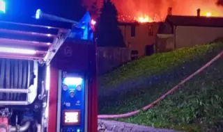 Пожар унищожи историческия манастир "Бернага" в Северна Италия ВИДЕО