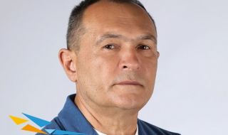 Божков прати поканата за Zoom на Борисов