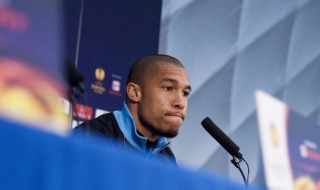 Интер си хареса Найджъл Де Йонг