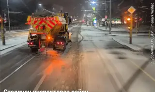 105 машини са почиствали снега през нощта в София