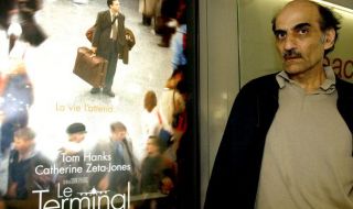Почина мъжът, вдъхновил със съдбата си филма "Терминалът" на Спилбърг