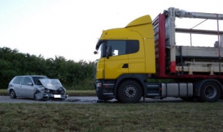 Безработен пали къща и катастрофира