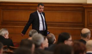 Приеха оставката на Добрев, двама нови депутати положиха клетва