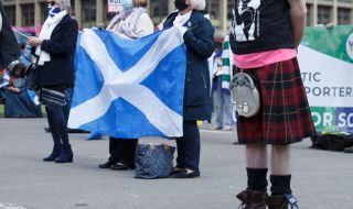 Шотландия вън от Великобритания и обратно в ЕС? 