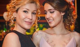 Щерката на Гала показа голо дупе в... (СНИМКА)