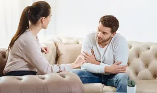 Случаите, в които е по-добре да излъжете партньора си