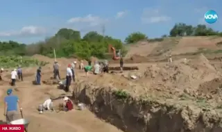 Освободиха поляците, задържани за иманярство край Рупите