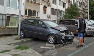 19-годишен дрогиран шофьор помете коли в Бургас