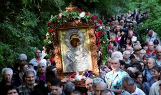 Тръгва литийно шествие с чудотворната икона от Бачковския манастир 
