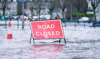 Наводнения в Шотландия след бурята "Бабет", която причини проливни дъждове
