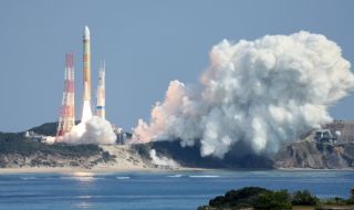 Япония унищожи космическа ракета след неуспешен опит за изстрелване
