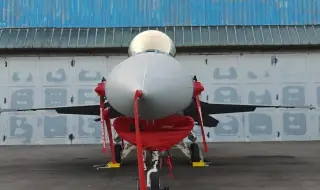 Официално представиха първите 8 нови изтребителя F-16
