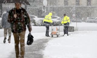 Снежни бури блокираха Западна Европа (СНИМКИ)