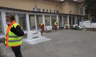 До месец завършва строителството на разширението на детската градина във Владая