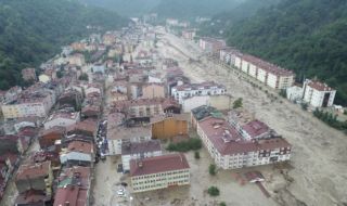 Няма данни за пострадали български граждани при наводненията в Турция