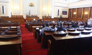 Още една година платено обучение за студентите