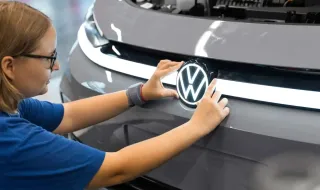 Volkswagen уволнява 50 хиляди служители и съкращава моделите си наполовина