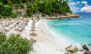 Наплив от турски туристи в Гърция