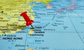 Руски кораби маневрират край Тайван