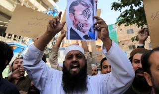 Френското правителство отрече да стои зад карикатурите на пророка Мохамед