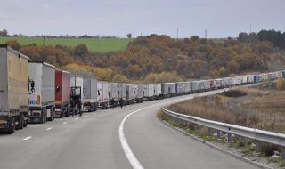 Български тирове са блокирани на турската граница