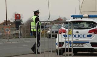 Ананиев забрани напускането на областните градове по Великден